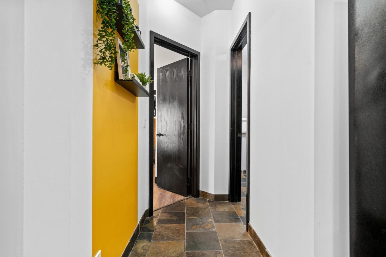 The Mountaineer By Instantsuites Pool & Hottub Canmore Exterior photo